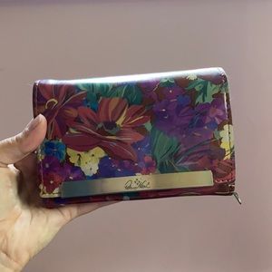Floral wallet